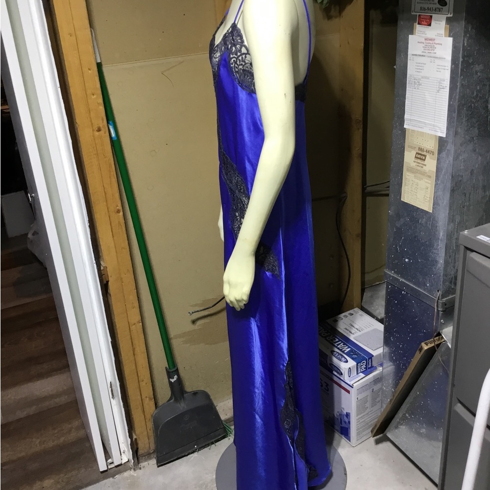 Victorian Lace Blue Purple - Picture 12 of 16